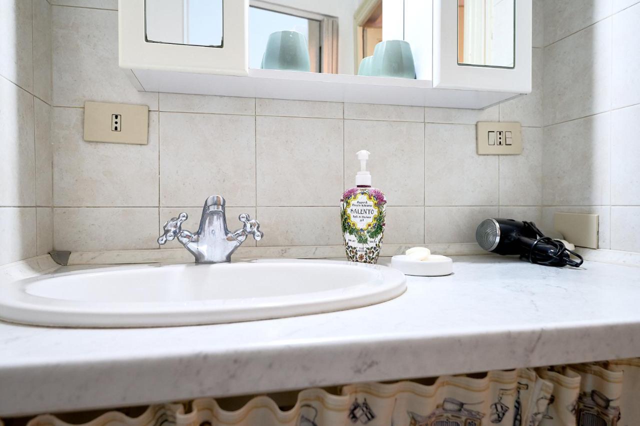 Xenia Apartments - Elegant Flat In The Center Of ミラノ エクステリア 写真